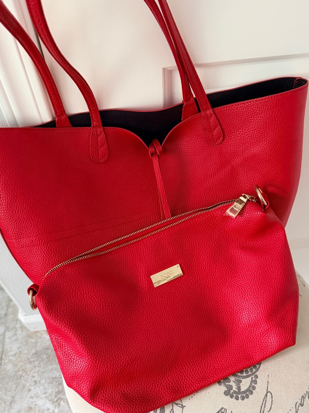 BCBG Paris Red Leather Tote Bag - Picture 2 of 8